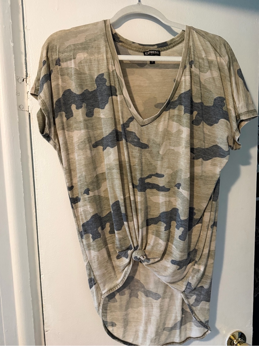 Express Women's Short Sleeve V-Neck Knot Front Top - Green Camo